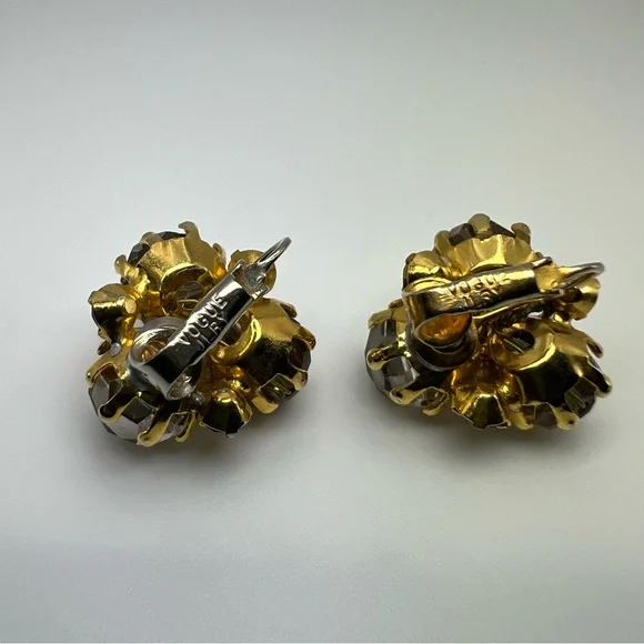 Vintage Vogue Cluster clip on Earrings - Picture 2 of 3